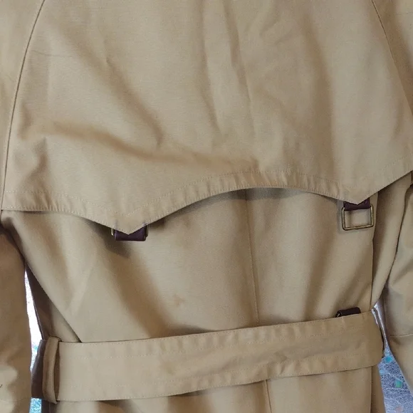 Vintage Etienne Aigner Trench Coat - Picture 11 of 17